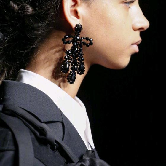Cool Bow Crystal earrings