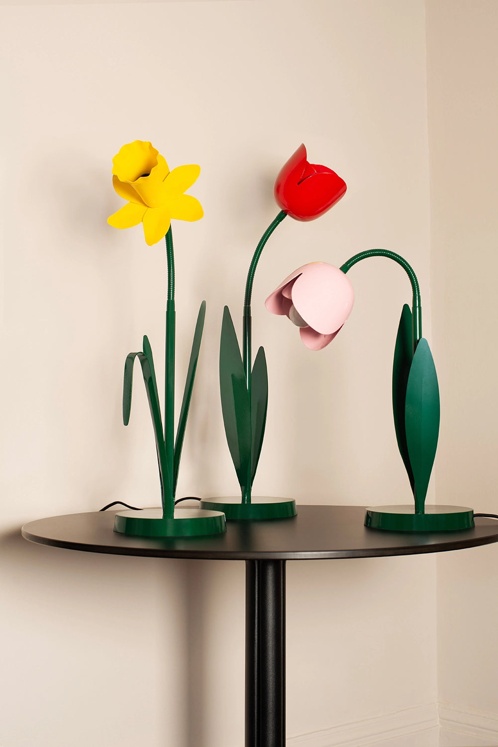 Kucho Yellow Daffodil Desk Lamp